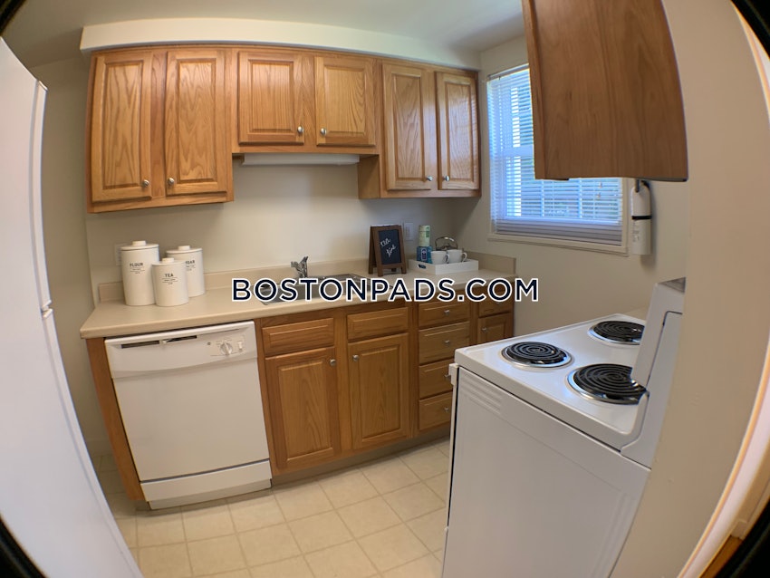 WALTHAM - 2 Beds, 1 Bath - Image 32