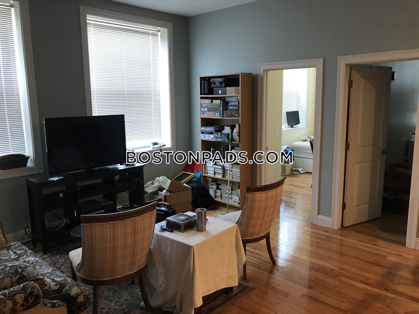 WALTHAM - 3 Beds, 1 Bath - Image 6