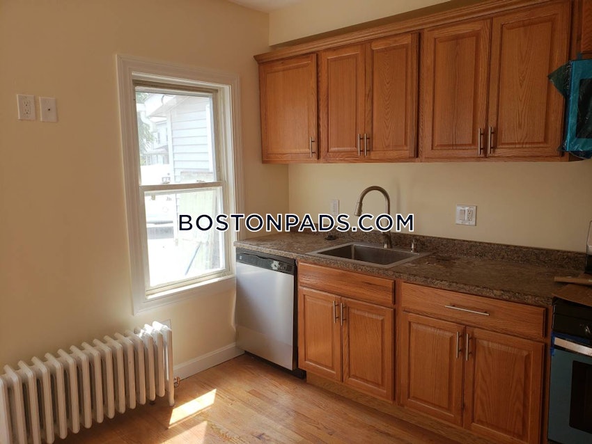 WALTHAM - 3 Beds, 2 Baths - Image 3