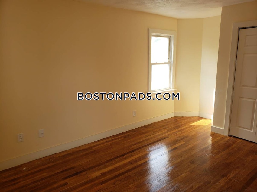 WALTHAM - 3 Beds, 2 Baths - Image 6