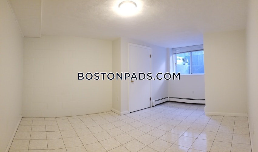 WALTHAM - 4 Beds, 2 Baths - Image 29