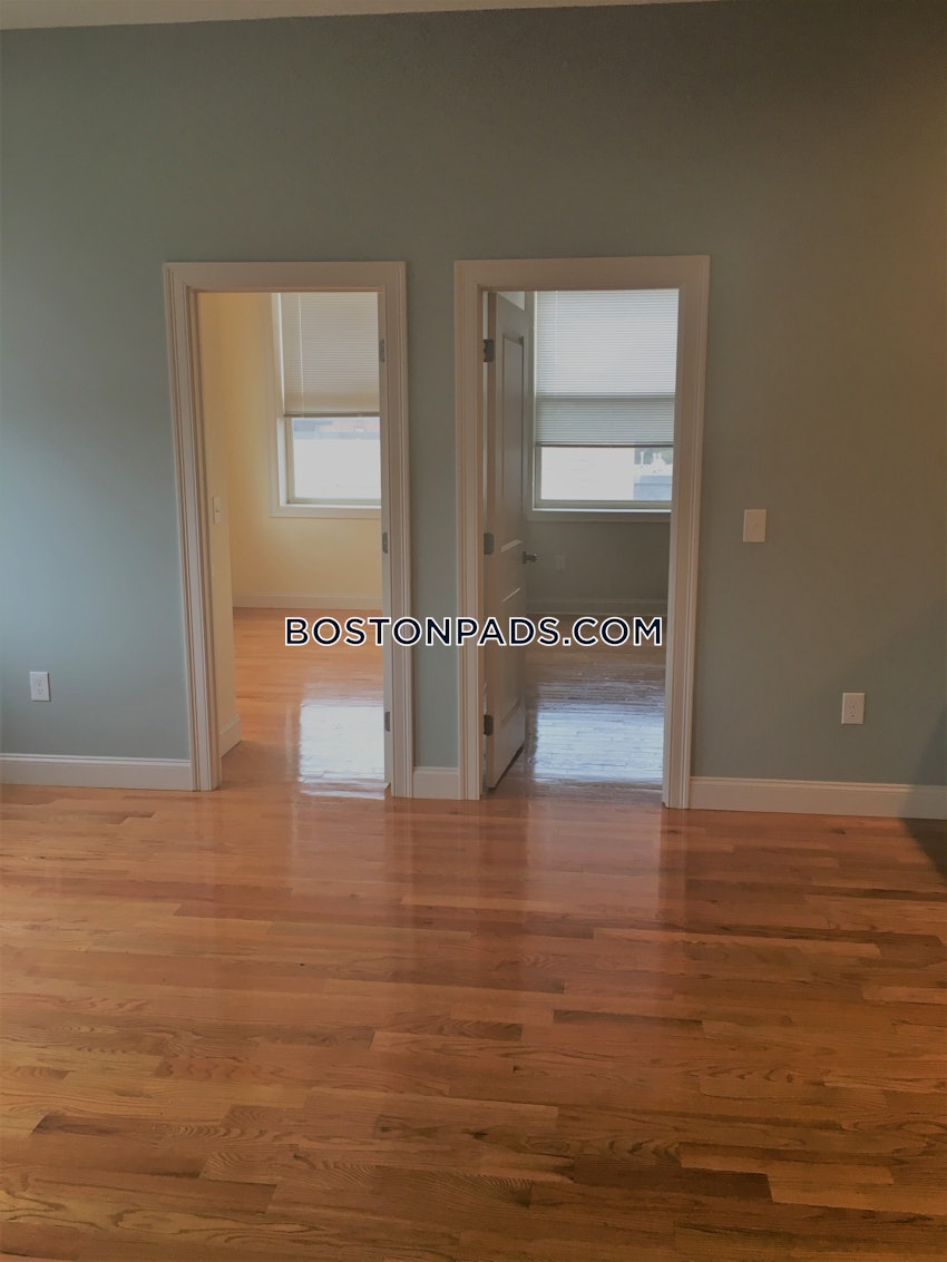 WALTHAM - 3 Beds, 1 Bath - Image 21