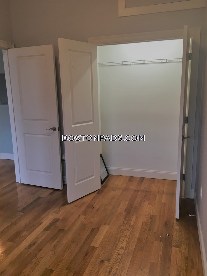 WALTHAM - 3 Beds, 1 Bath - Image 19