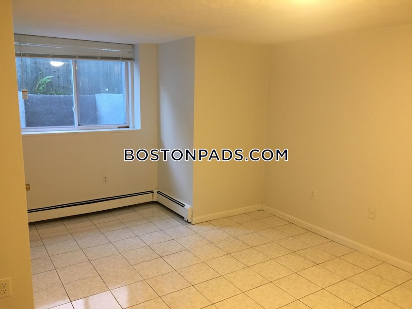 WALTHAM - 4 Beds, 2 Baths - Image 44