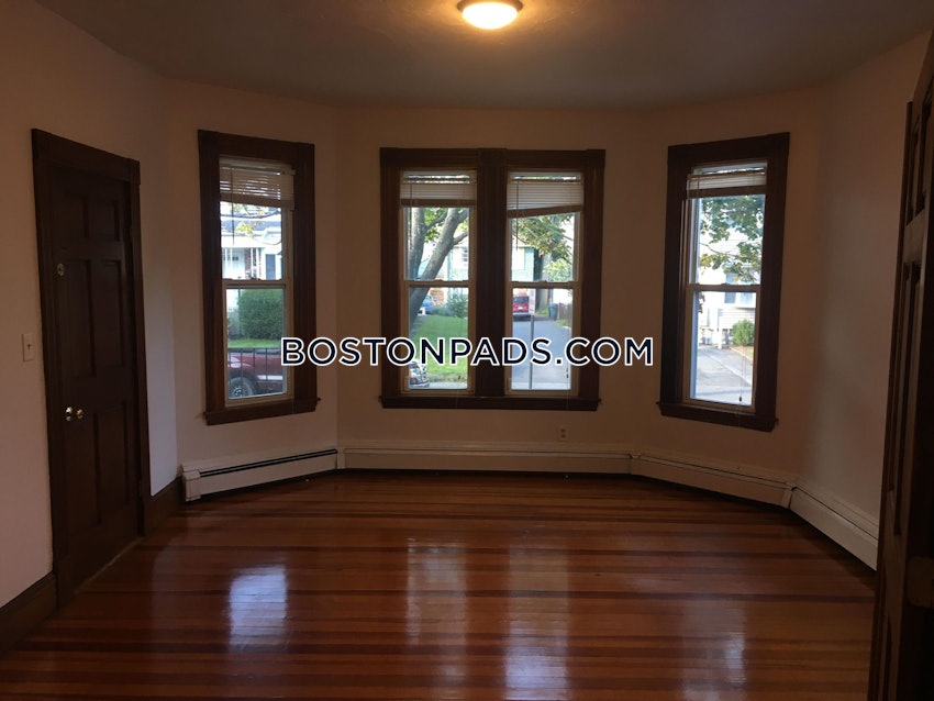 WALTHAM - 4 Beds, 2 Baths - Image 14