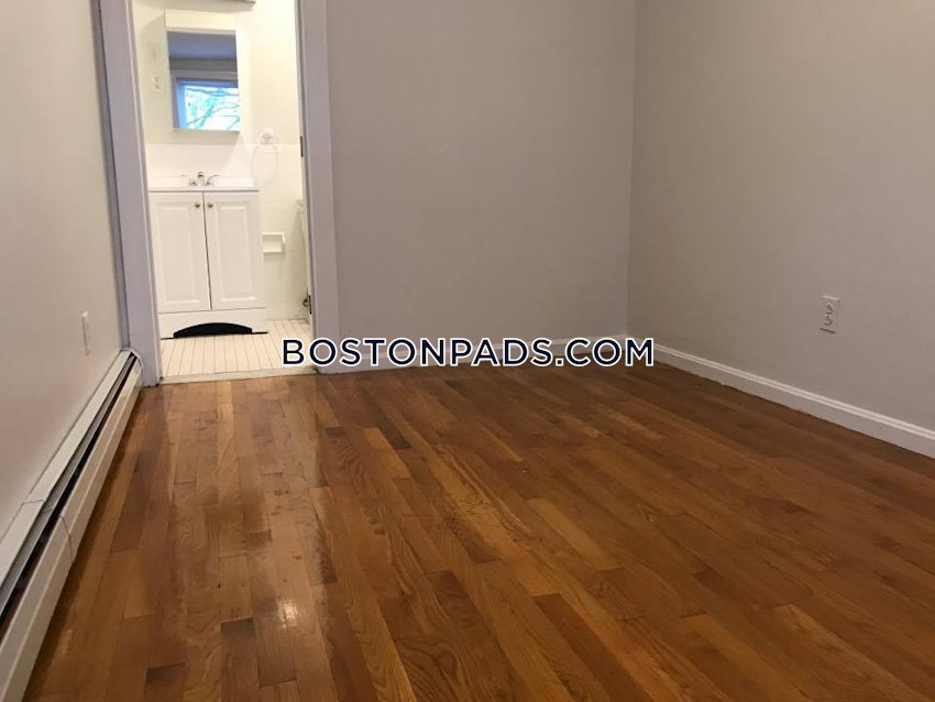 WALTHAM - 2 Beds, 2 Baths - Image 13