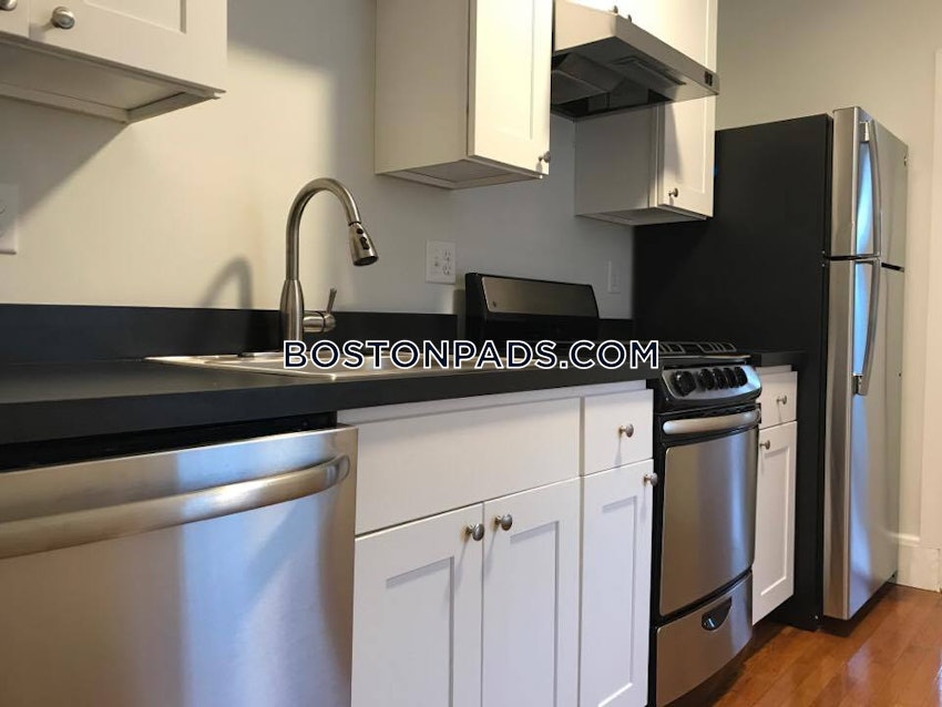 WALTHAM - 2 Beds, 2 Baths - Image 3