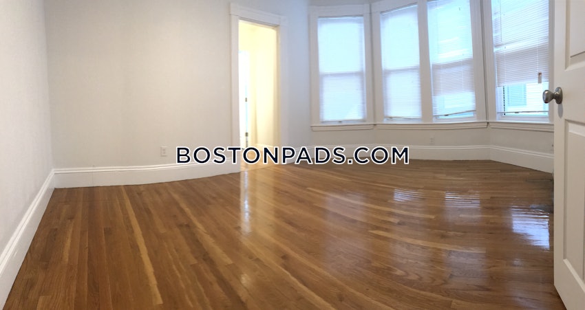 WALTHAM - 2 Beds, 2 Baths - Image 5