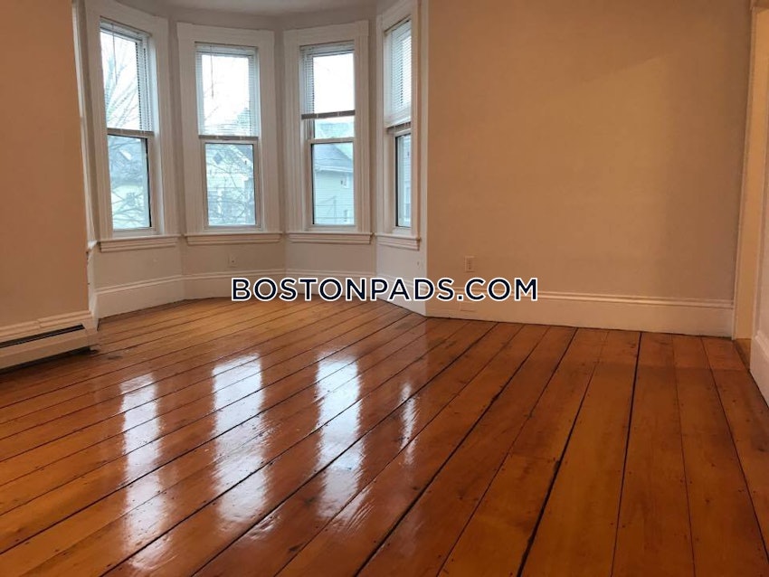 WALTHAM - 2 Beds, 2 Baths - Image 4